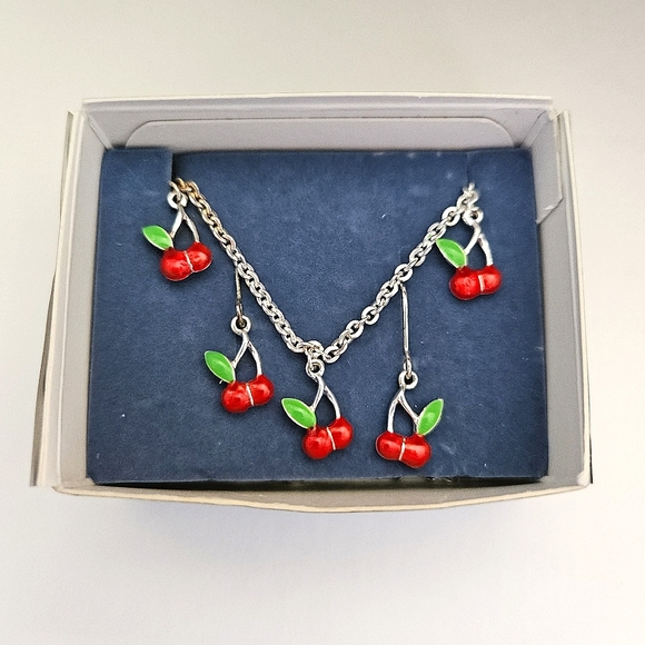 🍒 Cherry Anklet and Earrings Set 🍒 - Picture 3 of 7